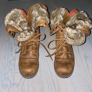 ❌❌SOLD❌❌Madden Girl Brown Fur Interior Boots